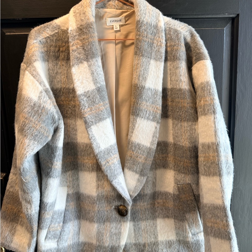 EVEREVE Plaid Shawl Collar Blazer in Gray and White